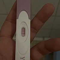 姨妈上个月29号来的 今天30了还没来 一直都是体外射。用了好几次验孕棒 都是显示一条杠 会不会怀孕了啊