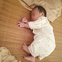 转眼1个多月了，小宝贝这睡姿真可爱。