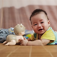 时间飞逝，睡不着上来这里看看怀孕的你们，我也曾记录了怀孕的时刻，如今宝贝认人粘人了，转眼5个多月了...