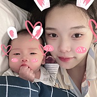 坐月子的第14天～ 还有半个月…时间过快点吧…￼￼￼￼ 女儿还在家等我们回去呢！❤️￼