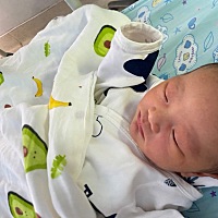 九月十六号预产期 当天生的 🐯妞六斤