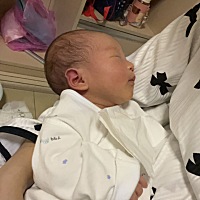 大宝和小宝越瞅越好看 越瞅越喜欢😂😂😂等过个五六年生个弟弟给她们揍😂😂😂