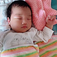 宝宝出生后第十二天，感冒发烧了，黄疸还高，已经住院第五天了，只能三天打一次电话，也看不到宝宝，后...