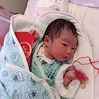 秋凉了，我的皮夹克也到货咯， 姐姐叫哈哈，弟弟就叫壮壮吧，希望你们快快乐乐，茁壮生长～ 爸爸妈...