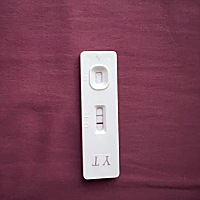 这算怀孕吗 明天来姨妈 现在还没感觉 测了一下，24岁，生孩子早吗🥹