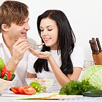 备孕期间饮食的营养摄取原则就是：饮食全面、均衡，不偏食。人体对饮食营养的需求不仅仅是品种全面，而...