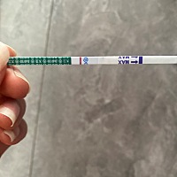 姨妈推迟今天第五天了早上测了一条杠 为什么不来姨妈呢 在线求