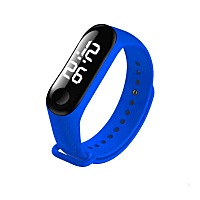 家里的育婴师阳了，没法来。我一开始还和老公说：基本就靠我了。每次育婴师放假时，就我一个人忙。 我老...