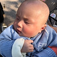 一直都是亲喂人奶，亲喂的，因为乳腺炎所以不可以给人奶他喝，突然就转奶粉给他喝，不适应，不喝奶，要...