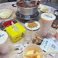 等结果中……吃点好吃的，希望结果是好的 毕竟之前卵巢功能就不太好唉！