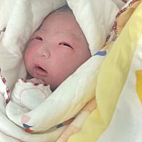 3月9号 上午9点08分 顺产8.72斤 男宝 万万没想到这么大 真是辛苦老母亲了 从此两个皮夹克啦