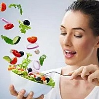 想要备孕生儿子的准妈妈备孕期间可适量食用菠菜、番茄、葡萄等碱性食物。 　　1、菠菜 　　备孕女性可适...