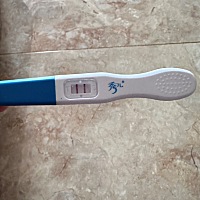这算不算惊喜呢？可是现在有深色分泌物啊，有点担心