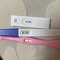 姨妈还有5天，忍不住测了测，是不是怀孕了🤰