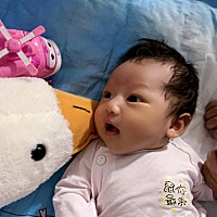 闭关修炼一个月，今天终于可以出关了。 出生🐣7.6斤的我、已经有10斤多一点重了。