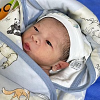 我的宝宝来咯👏👏，从妈咪肚子里出来抱过眼前那一刻，喜极而泣😂😂