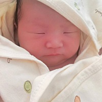 二胎在添千金  姐姐爱妹妹