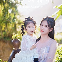 没有妹妹前爸妈的爱都给了大宝 现在有了二宝 所有的爱不会减 要一直相互陪伴健康快乐成长