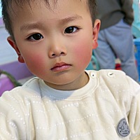 怀了2胎之后也抱不了小孩了他现在3岁就38斤，还更爱缠着我了，我婆婆也不让我抱小孩，我婆婆怕我又掉了...