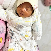 剪指甲，剪一点点头发，洗头洗澡,滚红鸡蛋。指甲放在门墩，头发种了春草。