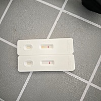 大姨妈推迟七天了，上面是昨天晚上，下面是今天早晨的，大家帮看看