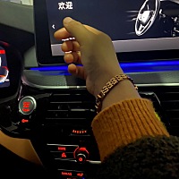 没有人能像白纸一样没有故事，成长的代价就是失去原来的样子