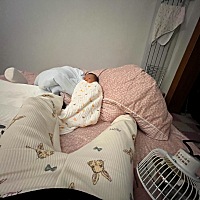 月子的骗局就是，什么事都可以归结于“产后激素下降，是容易情绪不稳定的”，没有人在意你的感受，因为...