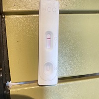 姐妹们帮我看看 是不是有条淡淡的
