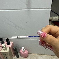 上个月17号来的姨妈，这个月今天都20号了还没有来，早上验还是大白板还有没有机会了