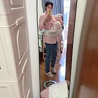 生完宝宝2个多月，以前的裤子能穿上了，就是有点紧，希望赶紧恢复