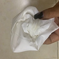 姨妈推迟第七天了  来白色液体怎么回事