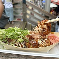 楼下的章鱼小丸子还是很好吃的～