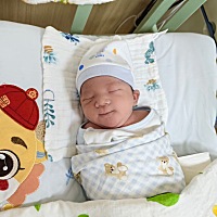 二剖皮夹克一枚，不过小了点，才5斤7两