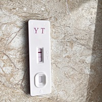 姨妈晚了6天 今中午测的 这是什么情况