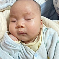 有娃以后真的娃的一些小动作太容易萌化我的心了，每天都想分享娃的点点滴滴