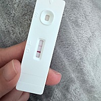 这是怀了吗，可是最近这段时间我们都没有备孕，第一次怀了没多久就生化了好害怕