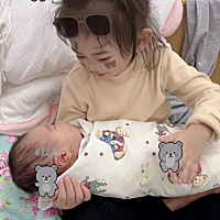 老大2020.12.31🐭7斤 老二2024.12.22🐲8.2斤 儿女双全👨‍👩‍👧‍👦 这就是幸福吧……