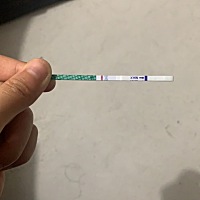 昨天晚上跟我老公做爱了今天有点恶心又想睡觉结果测出来是一条杠