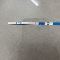 这是怀没怀啊 下面那条T线很浅几乎看不清