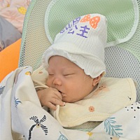 高龄产妇早产住保温箱