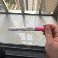 宝宝👶🏻悄悄的来了吗？都没做好准备啊，推迟了10几天测的结果。