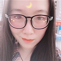 长头发小姐姐。