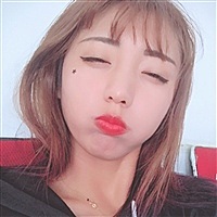 🌸。有故事的女同学