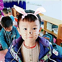 希望你像你哥哥一样平安健康的来到这个世界上！