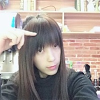 卐    薄雪草少女