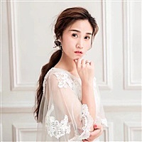 日照香炉生紫烟。