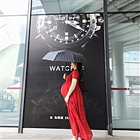 小屋前的老榕树