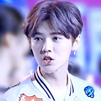 快递小哥李钟硕