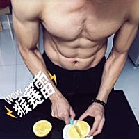 Mr.何