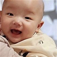 墙角蹲